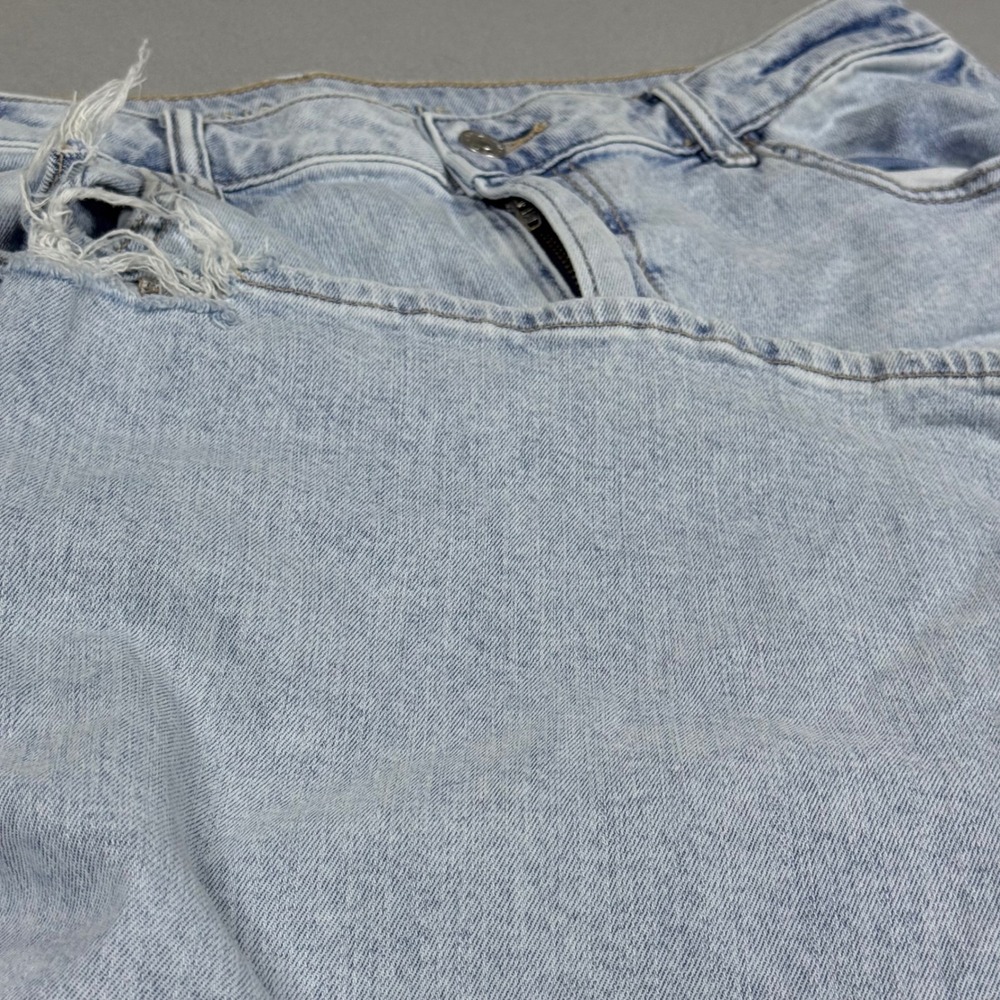 American Eagle Womens Wide Leg Jeans Light Wash Distressed Raw Hem Size 18 Long